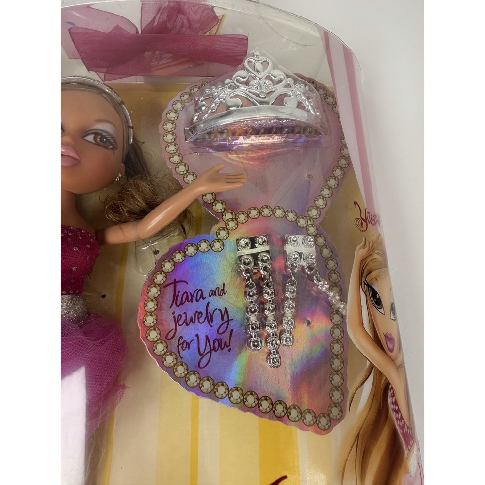 New Yasmin Bratz Doll Sweet 16 Birthday Charm Tiara Earrings Bracelet Retired‎ - Picture 3 of 12